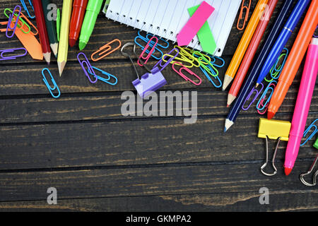 Gli strumenti di Office sul tavolo di legno Foto Stock