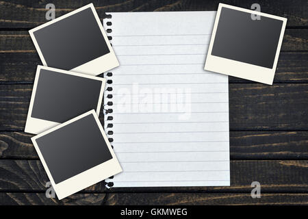 Album fotografico e diversi stile polaroid instant photo frame stampa su un  banco di scuola Foto stock - Alamy