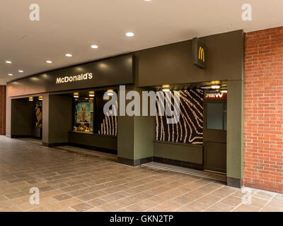 Uscita McDonalds, Exeter City Centre, Devon Foto Stock