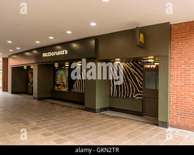 Uscita McDonalds, Exeter City Centre, Devon Foto Stock