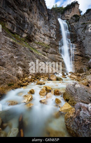 I Fanes cascate. Cascate di Fanes. Le Dolomiti. Foto Stock