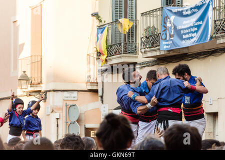 Un castell concorrenza durante la Festa de Gracia, Barcellona Foto Stock