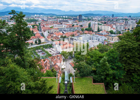 Vista sulla città di Lubiana dal castello, capitale della Slovenia Foto Stock