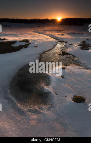 Sunrise in una fredda mattina di inverno Foto Stock