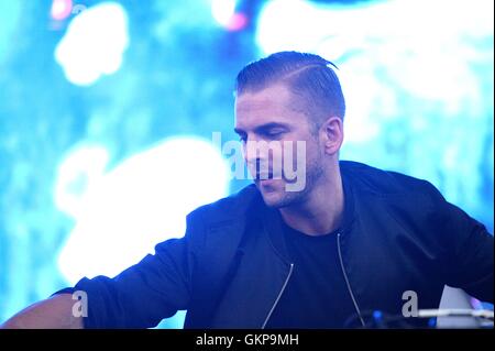 WANTAGH, NY - 21 agosto: Galantis perfoming live al 2016 Billboard Hot 100 Music Festival a Nikon di Jones Beach Theatre, il 21 agosto 2016 in Wantagh, New York. Credito: Diego Corredor/Media punzone Foto Stock