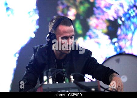 WANTAGH, NY - 21 agosto: Galantis perfoming live al 2016 Billboard Hot 100 Music Festival a Nikon di Jones Beach Theatre, il 21 agosto 2016 in Wantagh, New York. Credito: Diego Corredor/Media punzone Foto Stock