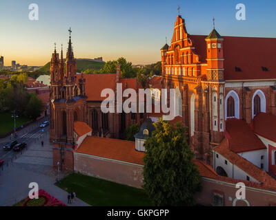 Antenna. Vilnius, Lituania: St Anne e chiese Bernadines Foto Stock