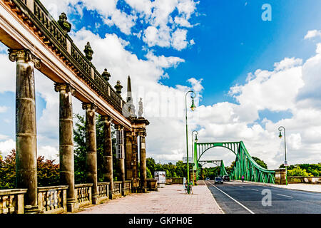 A Potsdam Glienicker Brücke, Border checkpoint Berlino - Potsdam Deutsche Teilung (divisione tedesca) Foto Stock