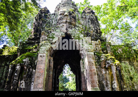 Dettagli del gateway di Angkor Thom, Angkor Wat complessa, Siem Reap, Cambogia Foto Stock