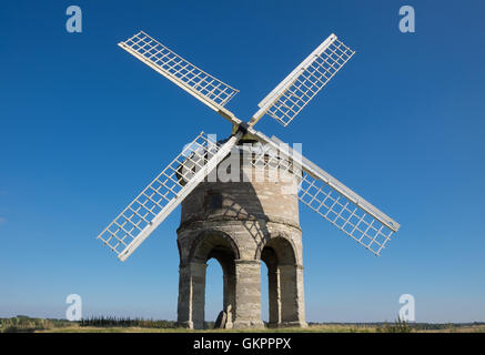 Chesterton Windmill, un mulino a vento restaurato e prominente punto di riferimento nel Warwickshire, Inghilterra Foto Stock