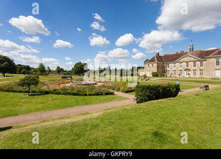 Priory Park, Reigate, Surrey, Regno Unito su una soleggiata giornata estiva Foto Stock