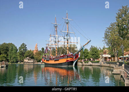 Anaheim, California. Settembre 16th, 2009. La nave a vela Columbia sui fiumi d'America a Disneyland. Foto Stock