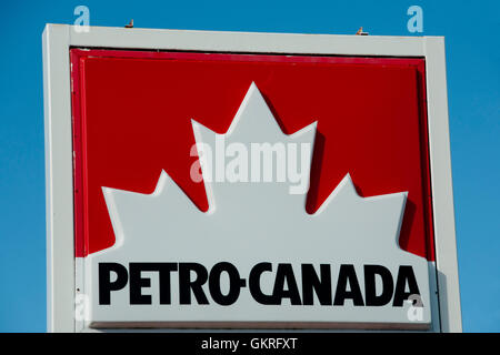 Petro-Canada stazione di carburante Foto Stock