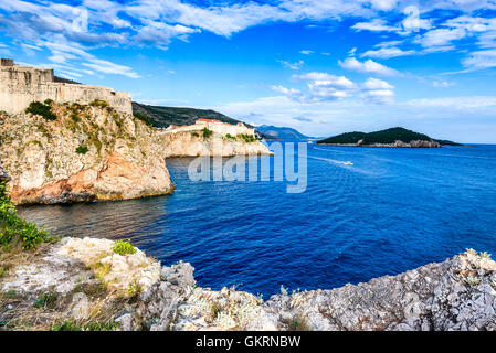 Dubrovnik, Croazia. Spettacolare pittoresca vista sul centro storico di Ragusa e Lovrijenac fortezza. Foto Stock