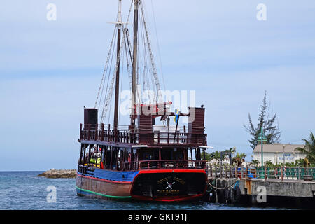 Jolly Roger pirati nave da crociera, Bridgetown, Barbados Foto Stock