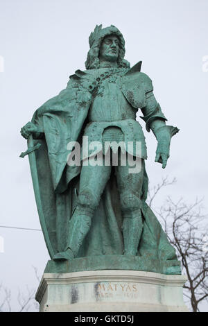 Re Mattia Corvino. Statua di scultore ungherese Gyorgy Zala sul millennio monumento nella piazza degli Eroi in Budapest, Ungheria. Foto Stock