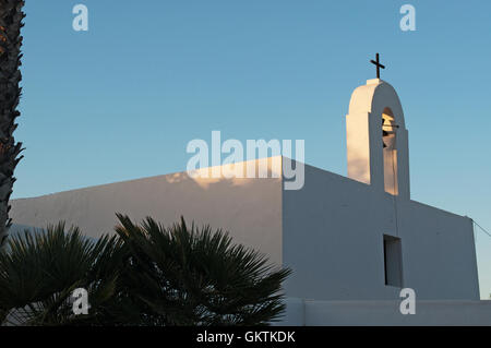 Formentera, isole Baleari: la chiesa parrocchiale di Pilar de La Mola, un antico edificio del XVIII secolo Foto Stock