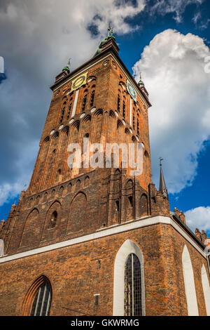 La Chiesa di Santa Caterina (Kosciol sw. Katarzyny), la chiesa più antica di Danzica, Polonia Foto Stock