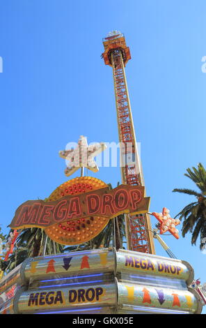 Persone godere di attrazioni a Moomba Festival a Melbourne in Australia. Foto Stock