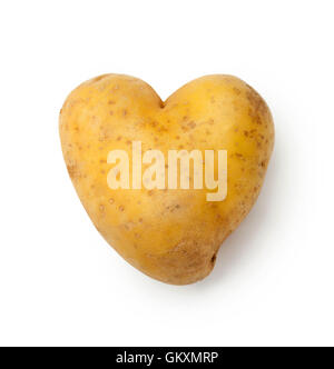 A forma di cuore isolato di patate su uno sfondo bianco. Foto Stock