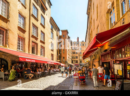 Lyon 5e arr. Ristoranti a Place Neuve Saint-Jean sulla Città Vecchia di Lione città. Rhone-Alpes. Francia Foto Stock