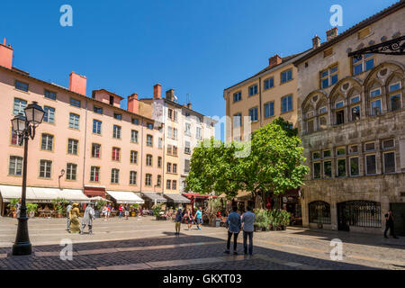 Lione 5e arr. Place du Change, piazza nel quartiere St Jean (Vieux Lyon). Patrimonio dell'umanità dell'UNESCO. Dipartimento del Rodano. Rhone-Alpes. Francia Foto Stock