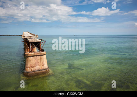 Le rovine della vecchia Bahia Honda ponte in Florida Keys Foto Stock