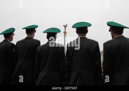 Kiev, Ucraina. 24 Ago, 2016. Gli ucraini il XXV anniversario dell'indipendenza dell'Ucraina dall'Unione Sovietica nel 1991. Credito: Sergii Kharchenko/ZUMA filo/Alamy Live News Foto Stock