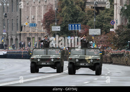 Kiev, Ucraina. 24 Ago, 2016. Gli ucraini il XXV anniversario dell'indipendenza dell'Ucraina dall'Unione Sovietica nel 1991. Credito: Sergii Kharchenko/ZUMA filo/Alamy Live News Foto Stock