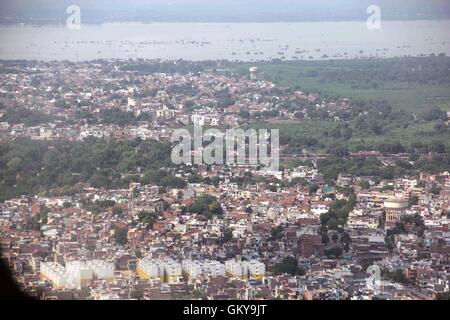 Di Allahabad, Uttar Pradesh, India. 24 Ago, 2016. Di Allahabad: Una veduta aerea di un'alluvione ha colpito in area di Allahabad su 24-08-2016. foto di prabhat kumar verma Credito: Prabhat Kumar Verma/ZUMA filo/Alamy Live News Foto Stock