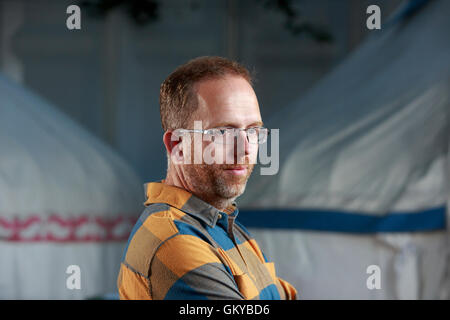 Edinburgh, Regno Unito. 24 Ago, 2016. Edinburgh International Book Festival XII Giornata. Edinburgh International Book Festival si svolge a Charlotte Square Gardens. Edimburgo. Nella foto Wyl Menmuir. Credito: pak@ Mera/Alamy Live News Foto Stock