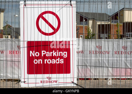 Nessun parcheggio su strade, regole del sito sul sito Redrow, a Chorley, Lancashire, Regno Unito Foto Stock