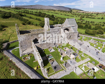 Vista aerea corcomroe abbey clare, burren, County Clare, Irlanda Foto Stock