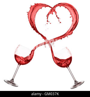 Bicchieri versando il vino rosso che la formazione di una forma di cuore, isolato su bianco Foto Stock