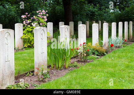 War Graves al Arnos Vale cimitero in Bristol Foto Stock