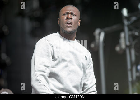 Il rapper Stormzy (Michael Omari) esecuzione a Hylands Park a Chelmsford,Essex,a questo anni V FESTIVAL Foto Stock