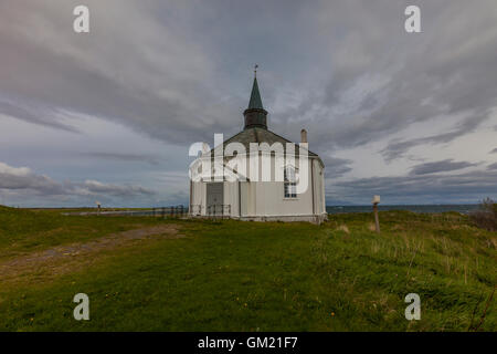 Chiesa Dverberg, Andoya, Isole Lofoten in Norvegia Foto Stock