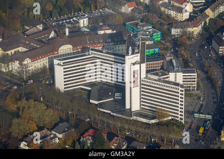 Vista aerea, Ruhrgas tower, ex sede EON, autunnale di nuvole sopra il centro di Essen, vista aerea di Essen, la zona della Ruhr, Foto Stock