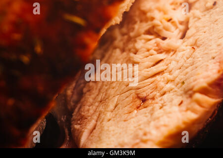 Freschi di forno di carne di pollo con golden brown closeup. Foto Stock