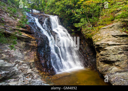 Cascata superiore a Hanging Rock State Park, NC Foto Stock