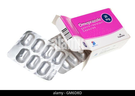 Scatola di 28 20mg omeprazolo gastroresistenti capsule Foto Stock
