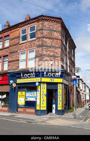 Un angolo GoLocal shop negozio di Liverpool, Merseyside, Regno Unito Foto Stock