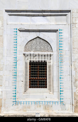 Finestra della Moschea Verde nella città di Bursa, Turchia Foto Stock