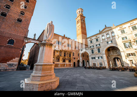 Dante Alighieri statua in Verona Foto Stock