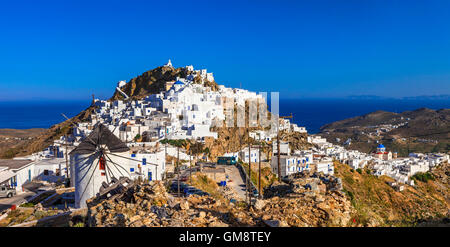 Autentica Grecia - Serifos isola, Chora village e mulini a vento Foto Stock