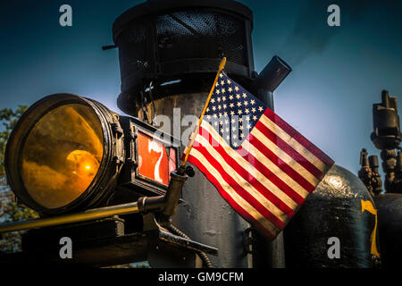 Bandiera americana sul motore numero sette Foto Stock