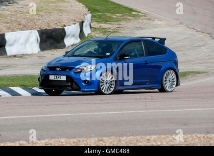 Ford Focus RS Mk2, alte prestazioni hot hatch auto su una pista Foto Stock