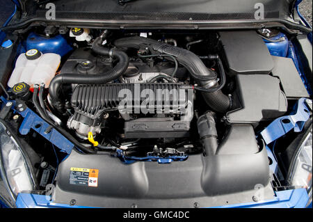 Ford Focus RS Mk2 engine bay, alte prestazioni hot auto berlina Foto Stock