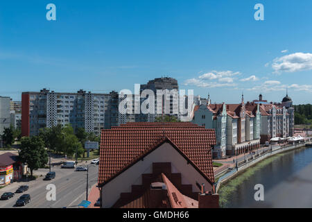 Dopo la II guerra mondiale ricostruito villaggio di pescatori 'Fischdorf' sul fiume Pregel, Kaliningrad, ex East-Prussian Koenigsberg, Russia Foto Stock