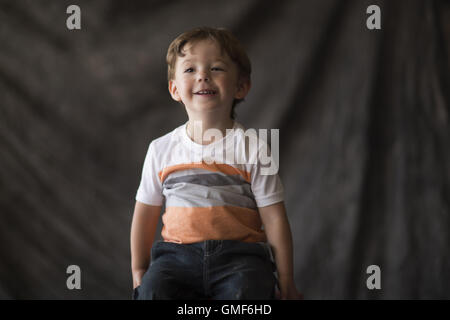 Edmond, Oklahoma, Stati Uniti d'America. 8 Ago, 2016. Maddox ed Emerson in posa per una foto durante una sessione fotografica in Edmond Oklahoma. © J Pat Carter/ZUMA filo/Alamy Live News Foto Stock